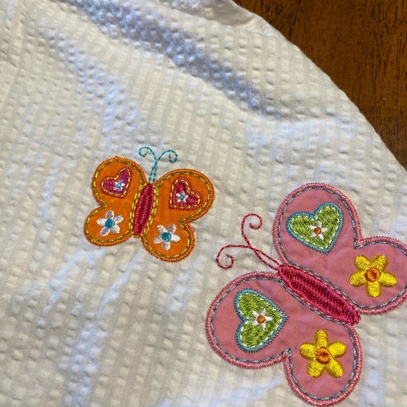 Youngland Baby girls white cotton sundress.  Size 24 months. With butterflies - Picture 3 of 11